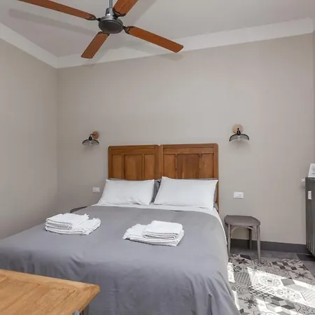 Piccola Emily Locazione Turistica アパート